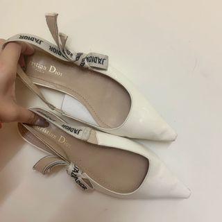 Dior 漆皮白鞋