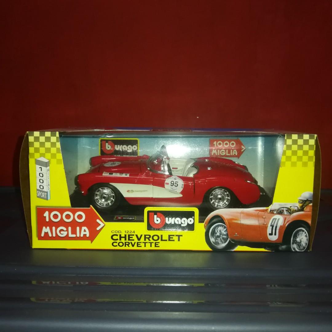 Bburago chevrolet corvette top 1957 model car