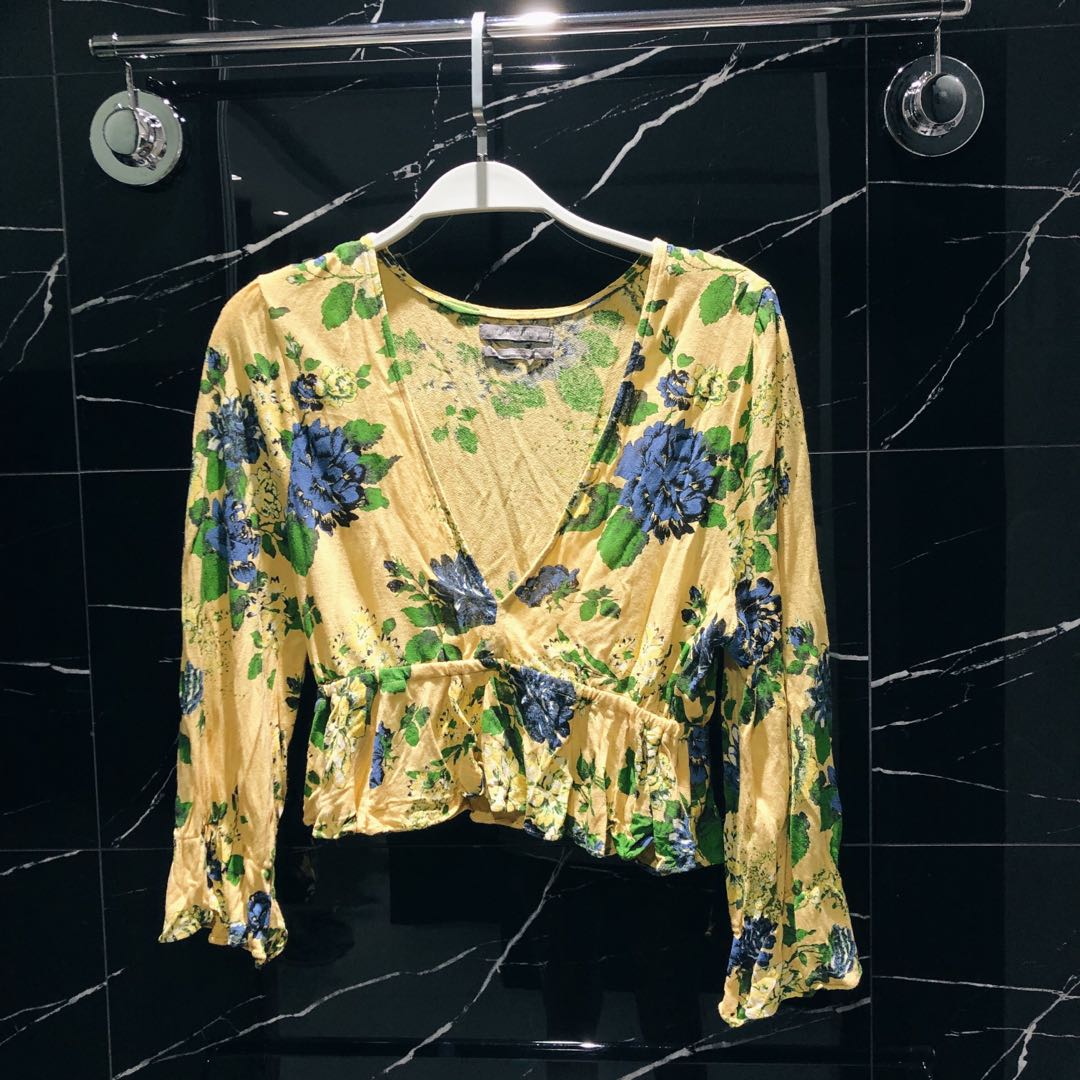 urban outfitters yellow top