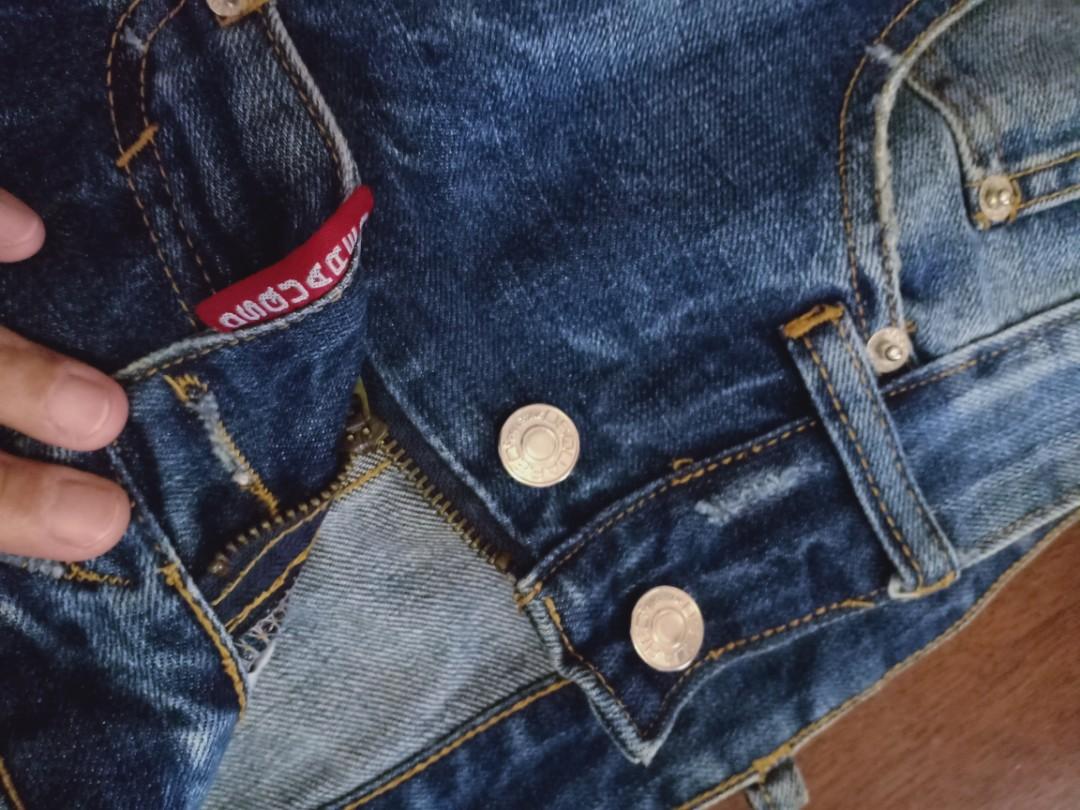 Dsquared shorts (Category: Shorts) located in Manila. Submitted by winnieruss (Listing ID 287586417, Image 2). Description: authentic dsquared shorts sz28.