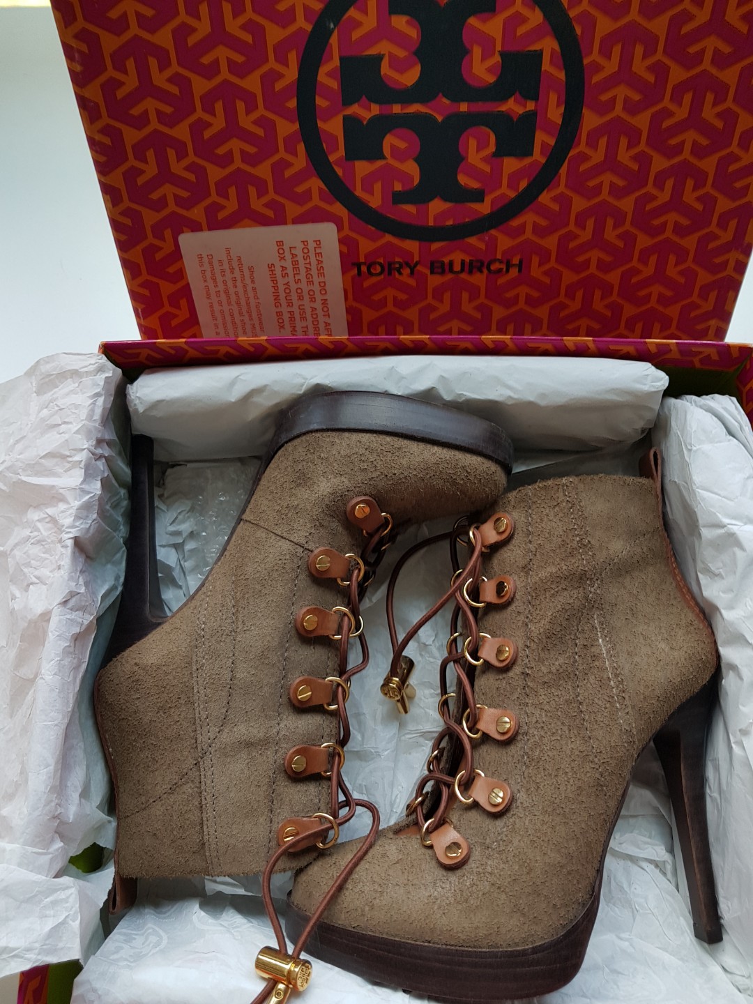 Pre-loved Authentic Tory Burch Boots, Women's Fashion, Footwear, Flats on  Carousell