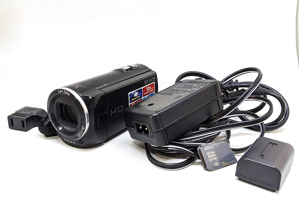 Sony Handycam HDR-CX220 Video Camera (Carl Zeiss Vario-Tessar Optical)
