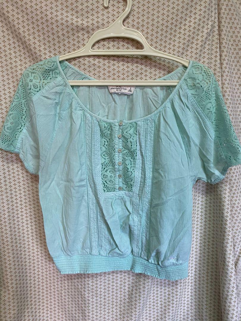Abercrombie and Fitch Top (Category: Others Tops) located in Naga. Submitted by yoeeee21 (Listing ID 287684156, Image 1). Description: .