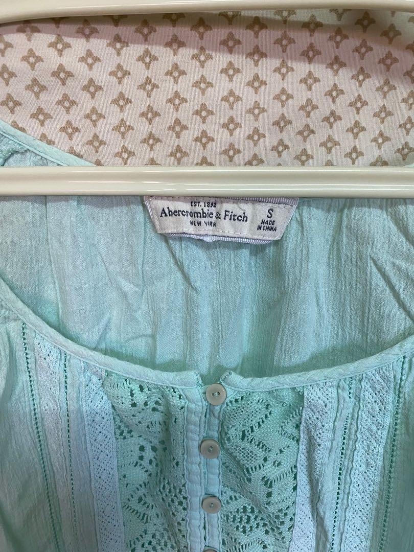 Abercrombie and Fitch Top (Category: Others Tops) located in Naga. Submitted by yoeeee21 (Listing ID 287684156, Image 2). Description: .