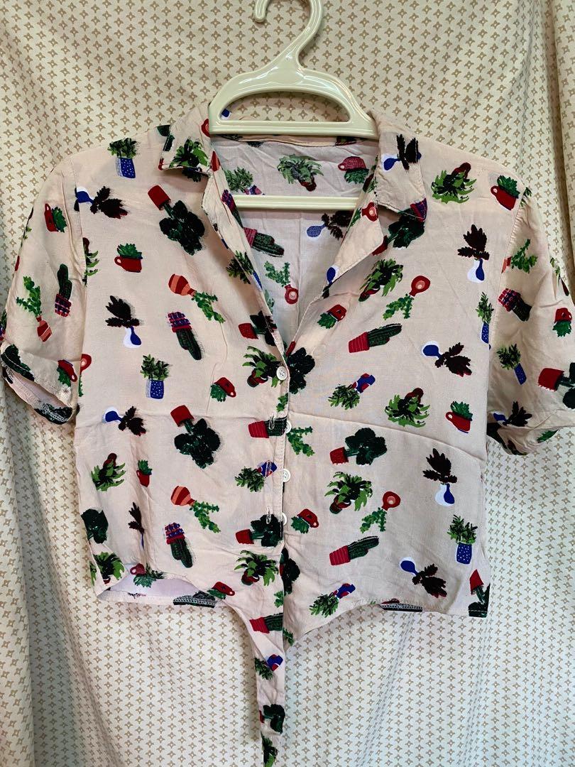 Cactus print cropped button down shirt (Category: Others Tops) located in Naga. Submitted by yoeeee21 (Listing ID 287685199, Image 1). Description: .