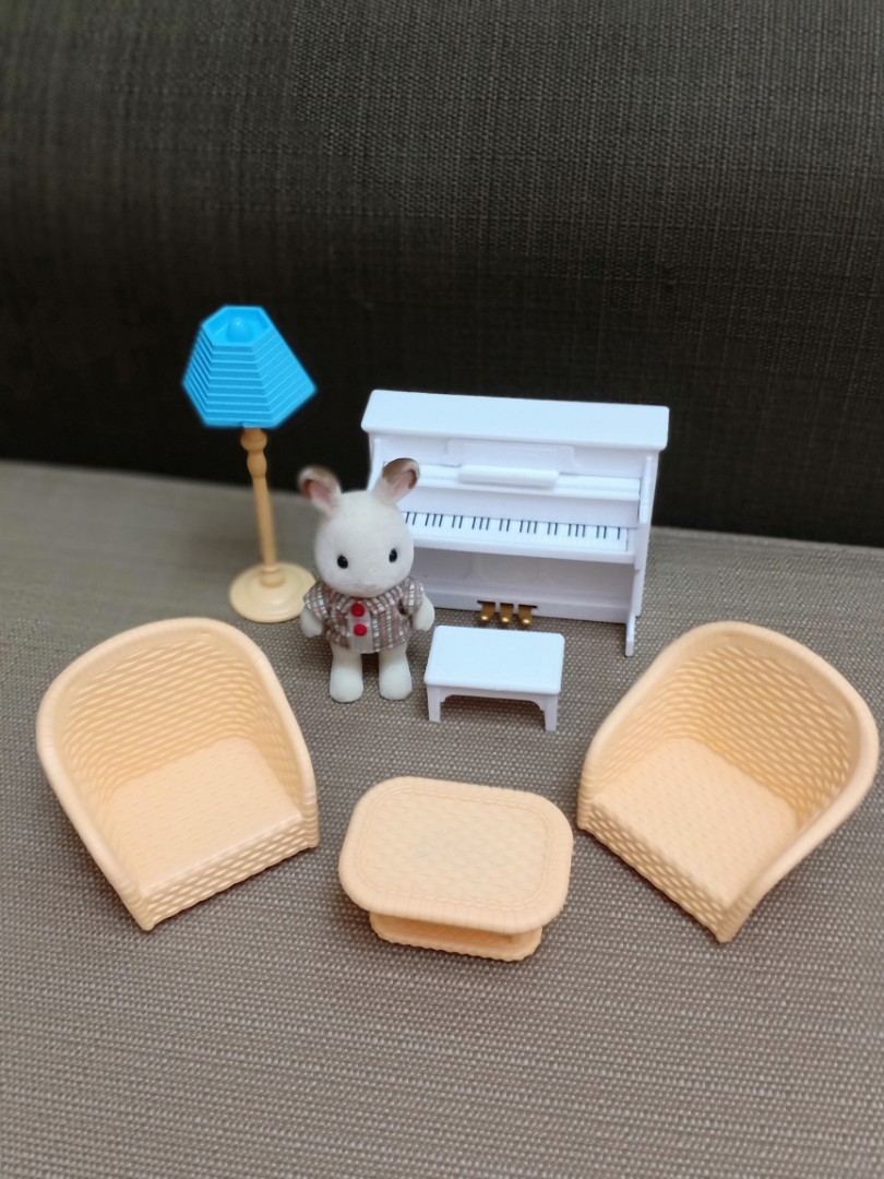 Miniature dollhouse furniture 6pc set
