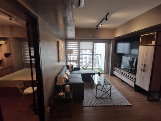 Interior Decorated 1br Condo For Sale In Two Maridien Bgc Property For Sale Apartments Condos On Carousell