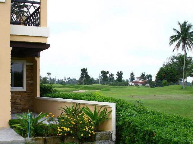 Villa Beside the Golf Course for Rent
