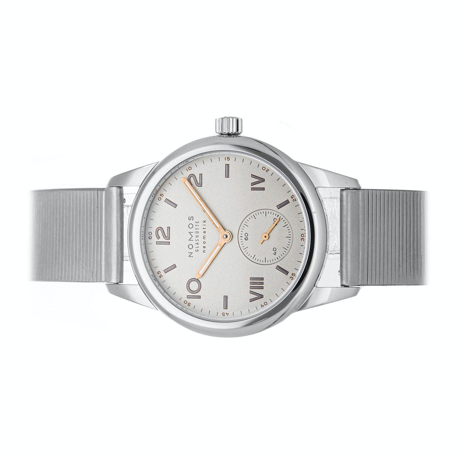 Nomos 748 2025