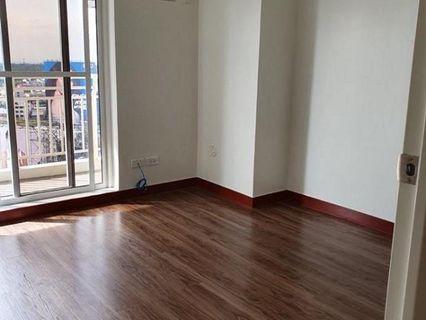 Makati 1 Bedroom w/parking Brio Tower Bare for rent near Rockwell