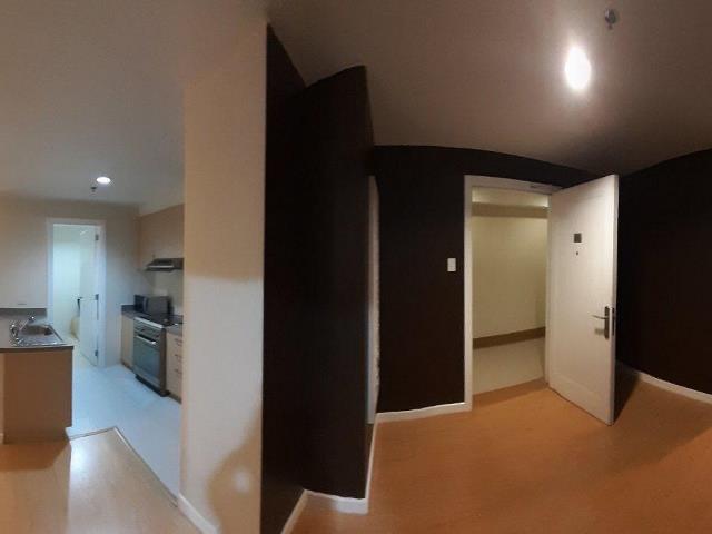 Hidalgo Place Rockwell 2 Bedroom Funrished Condo Https Propertyconciergeph Com Property Hidalgo Place Rockwell 2 B Furnishings Maids Room Philippine Houses