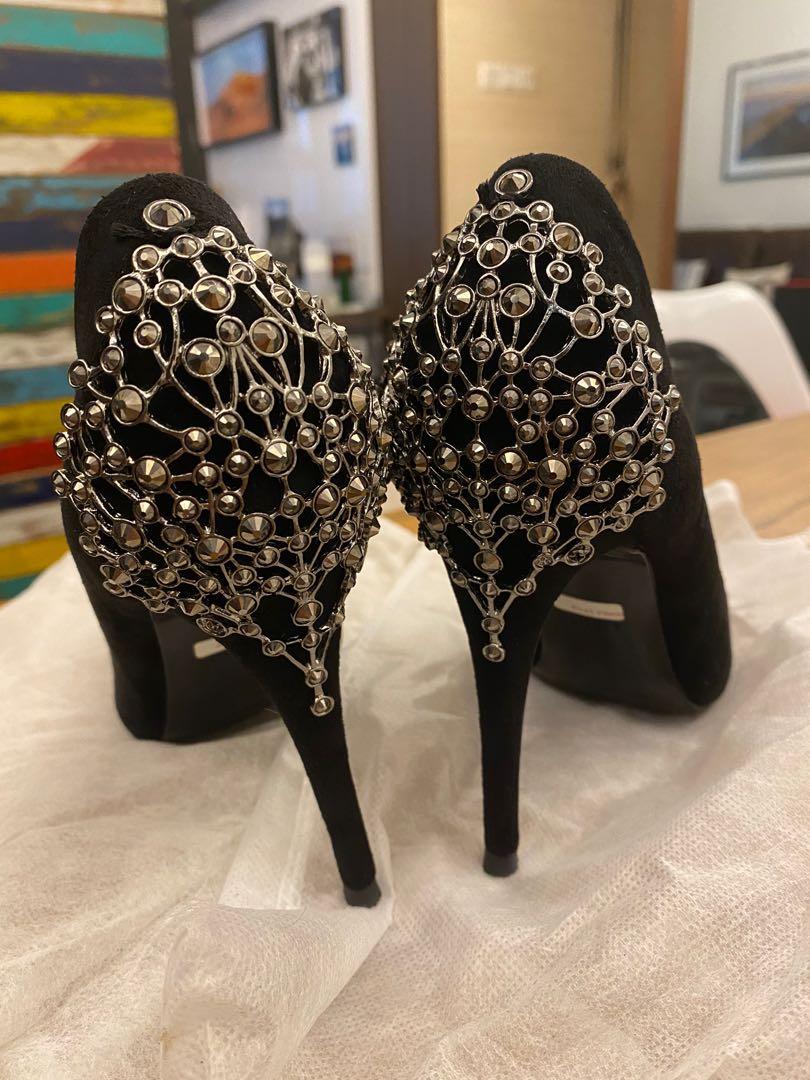 Elegant high heels 2025