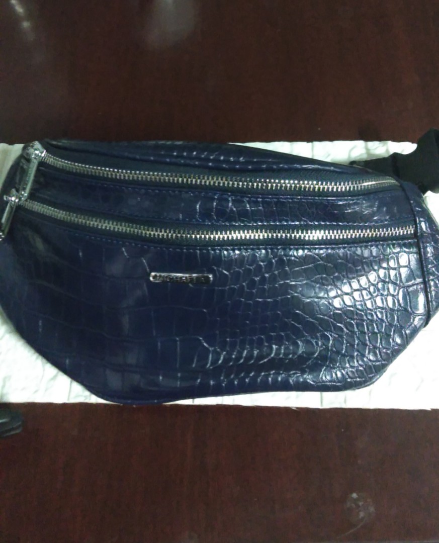 Michaela store belt bag