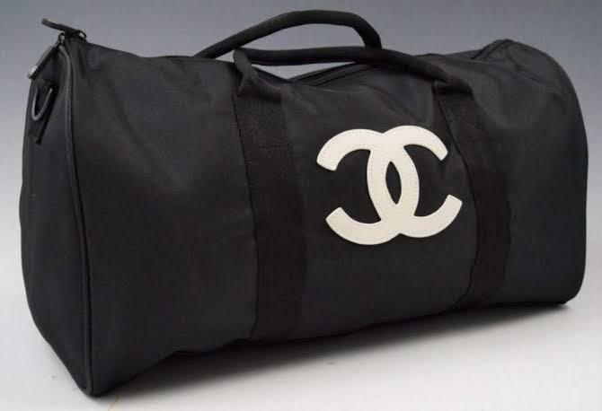 Chanel vip duffle bag (Category: Luxury Bags & Wallets) located in Caloocan City. Submitted by prelovedbymaria27 (Listing ID 1038705781, Image 1). Description: .