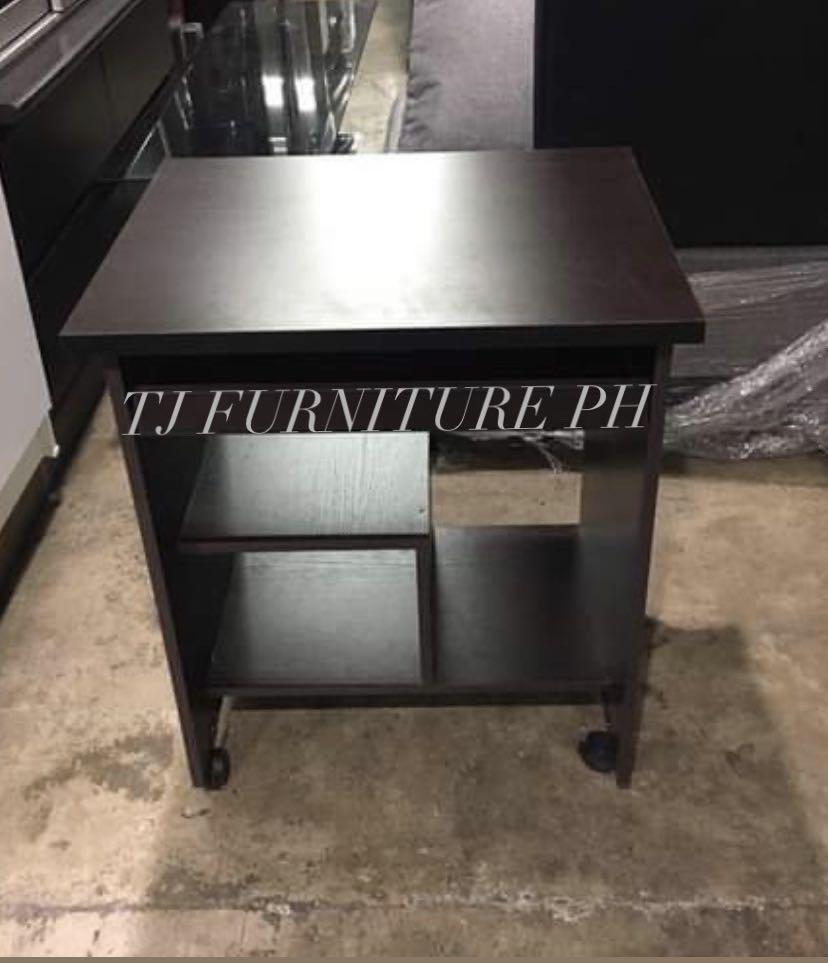 Computer Table (Category: Tables & Sets) located in Quezon City. Submitted by tjfurnitureph (Listing ID 1038737849, Image 1). Description: Computer Table Model: Thalia Dimension: L 23" x D 17" x H 29" Inches Material: Top Grade MDF with wood veneer Eco- Friendly painting fine finishing high quality hardware accessories with attached keyboard tray Color: Brown Additional delivery charge Delivery via Lalamove or Grab 🚛 Pm us for inquiries! 🤗.