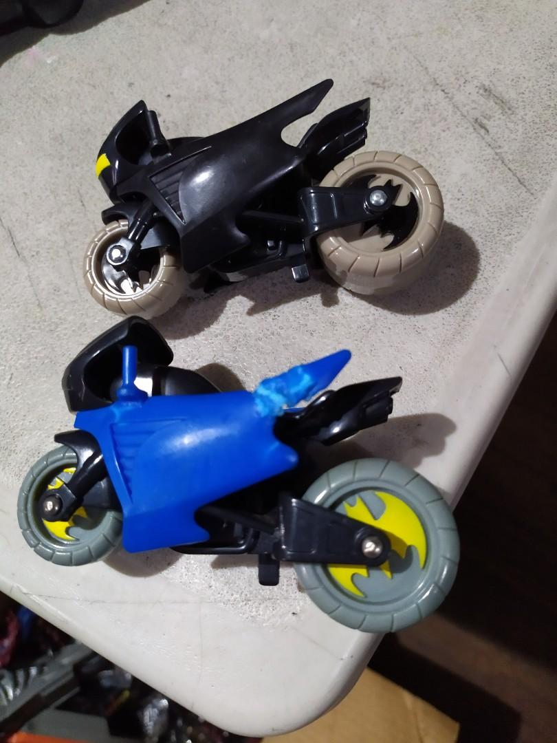 Dc comics batman batpod batcycle (Category: Vehicle & Diecast Models) located in Quezon City. Submitted by toys_r_here (Listing ID 1038823057, Image 1). Description: Dc comics batman batpod blue available batcycle As is black sold What u see is what u get Preloved Meet or ship pwed Qc area near quezon Pm me for questions n discount..