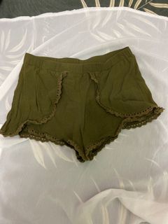 (Category: ) located in . Submitted by pea.sized.apparel (Listing ID 1038782421, Image 1). Description: .