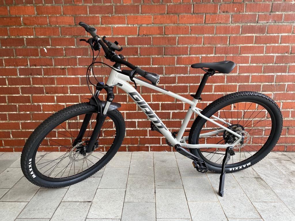 Giant Talon 2 2021 Model MTB Hardtail Sports Equipment