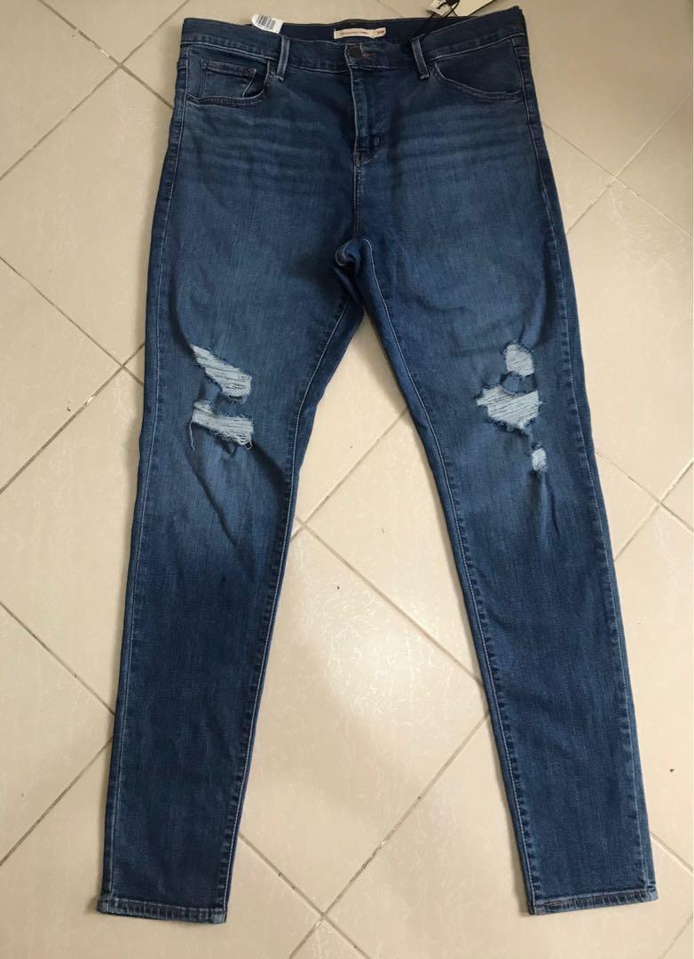 Clearance levis clearance