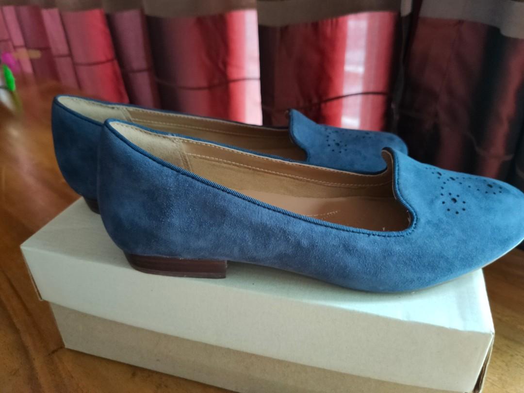clarks blue heels