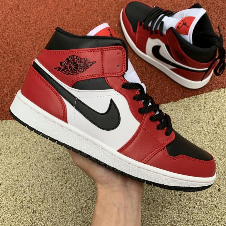 Nike Air Jordan 1 Mid Chicago Black Toe
