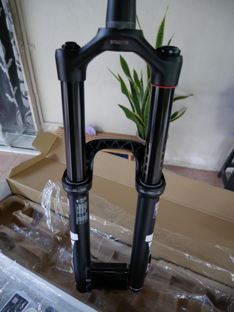 Rockshox yari rc 160mm 27.5 hot sale