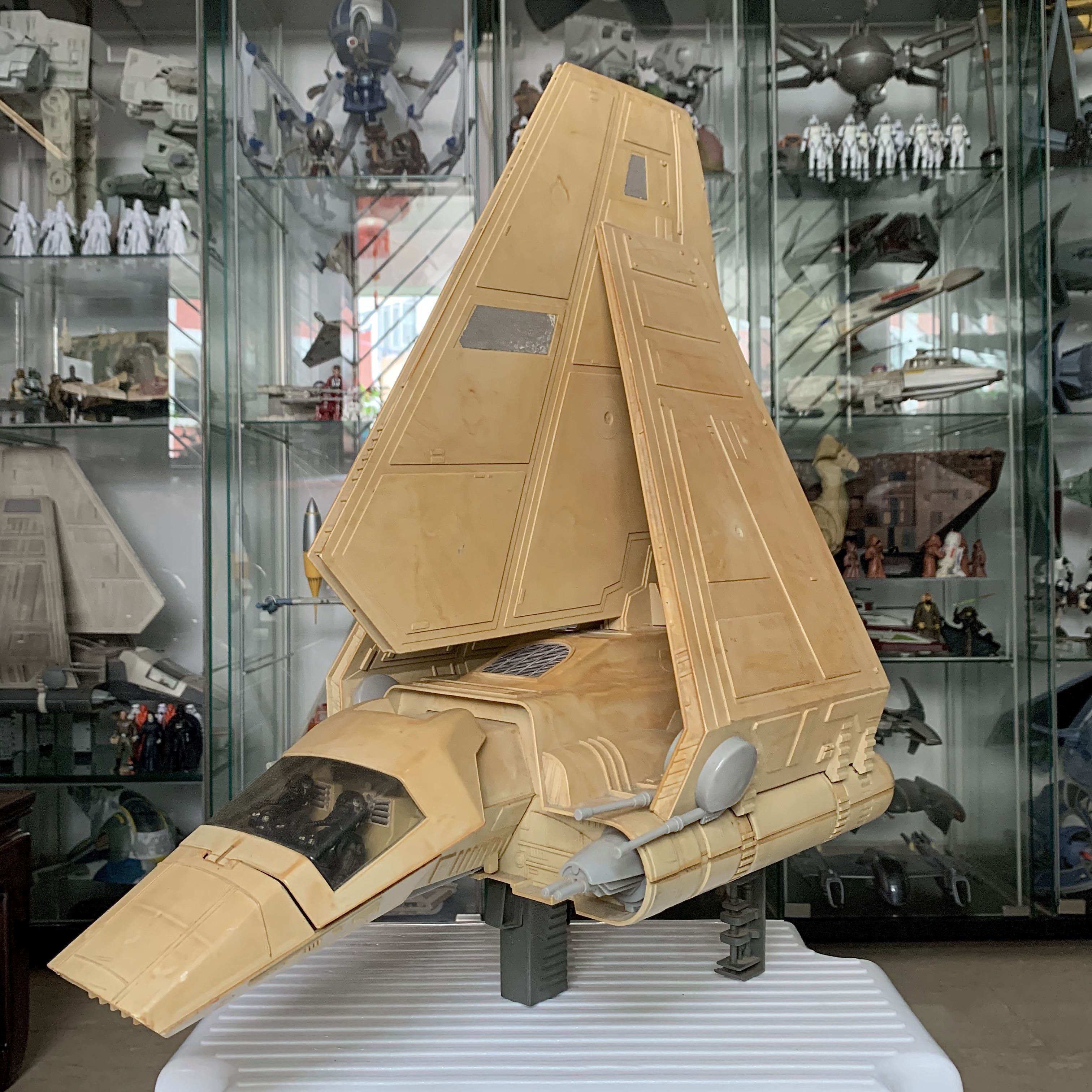 Kenner deals imperial shuttle