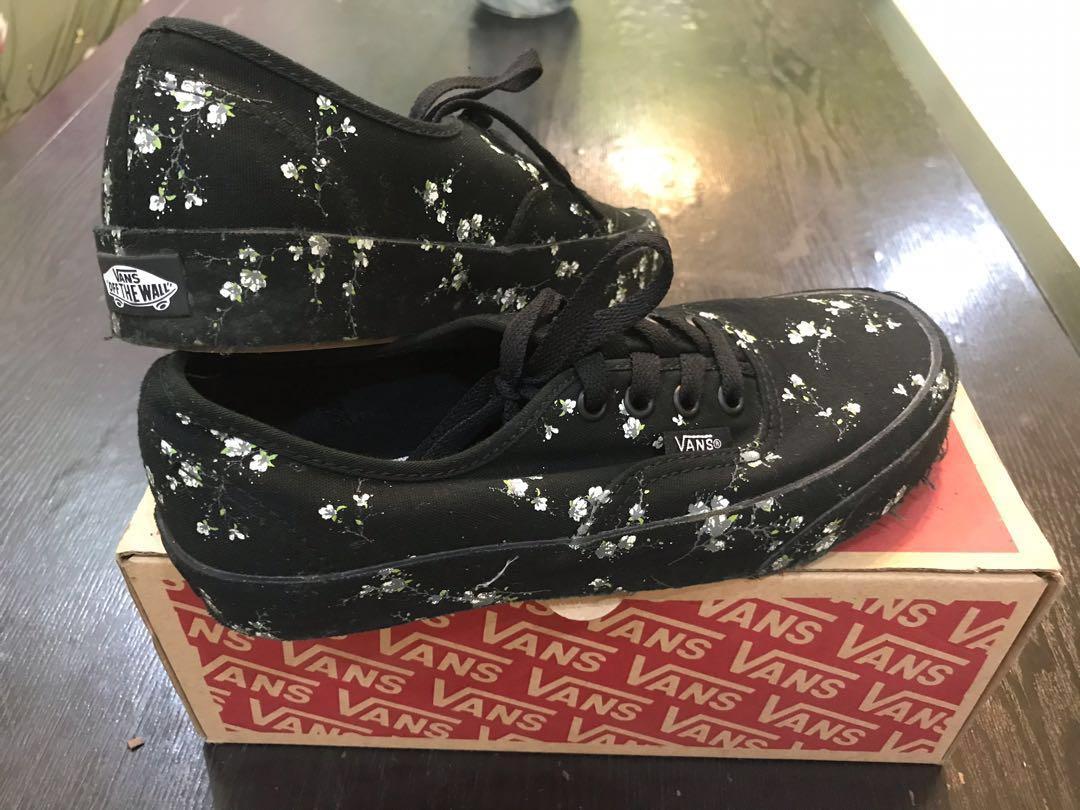 Vans discount midnight floral