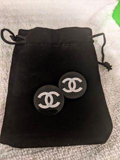 100% Authentic  Chanel vintage Buttons.