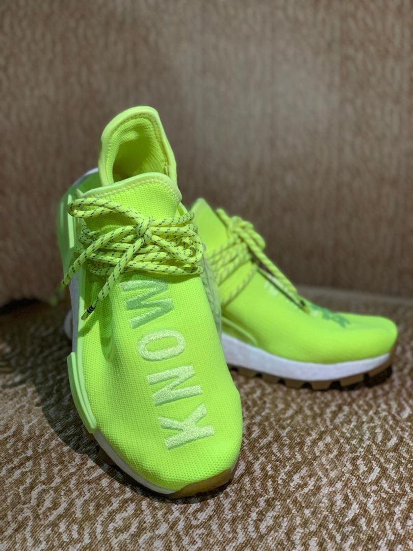 Lime green outlet human race
