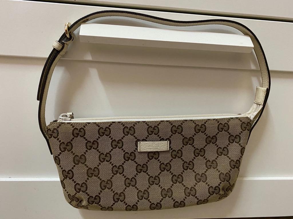 Authentic Gucci Shoulder Bag complete with Original Gucci Box, Women's  Fashion, Bags & Wallets, Purses & Pouches on Carousell