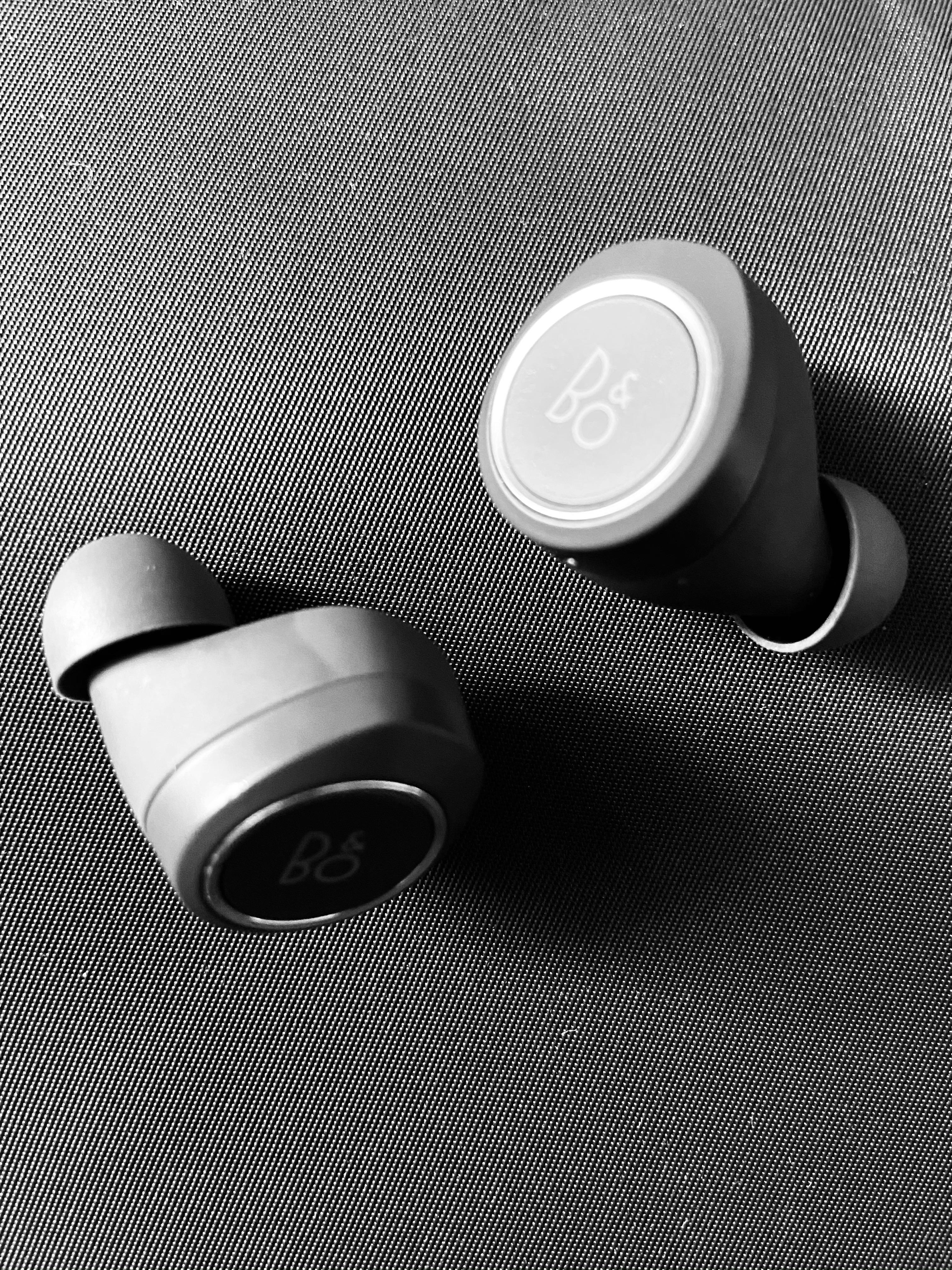 bang and olufsen e8 2.0