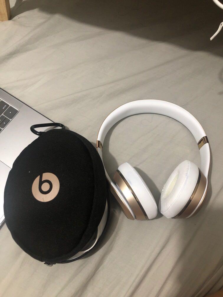 Beats Solo 3 Wireless (Category: Earphones) located in Pasig City. Submitted by preciousc_10 (Listing ID 1040830788, Image 1). Description: .