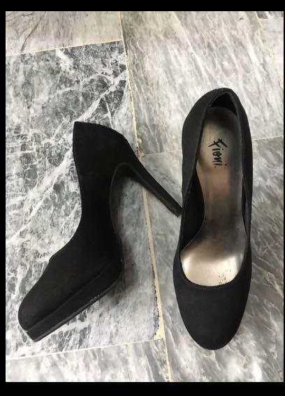 Black heels size 5 clearance