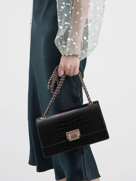 Textured chain hot sale handle bag