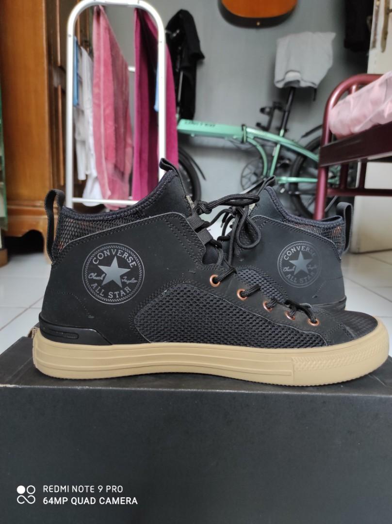 Converse CTAS ULTRA MID 44. Fesyen Pria Sepatu Sneakers di