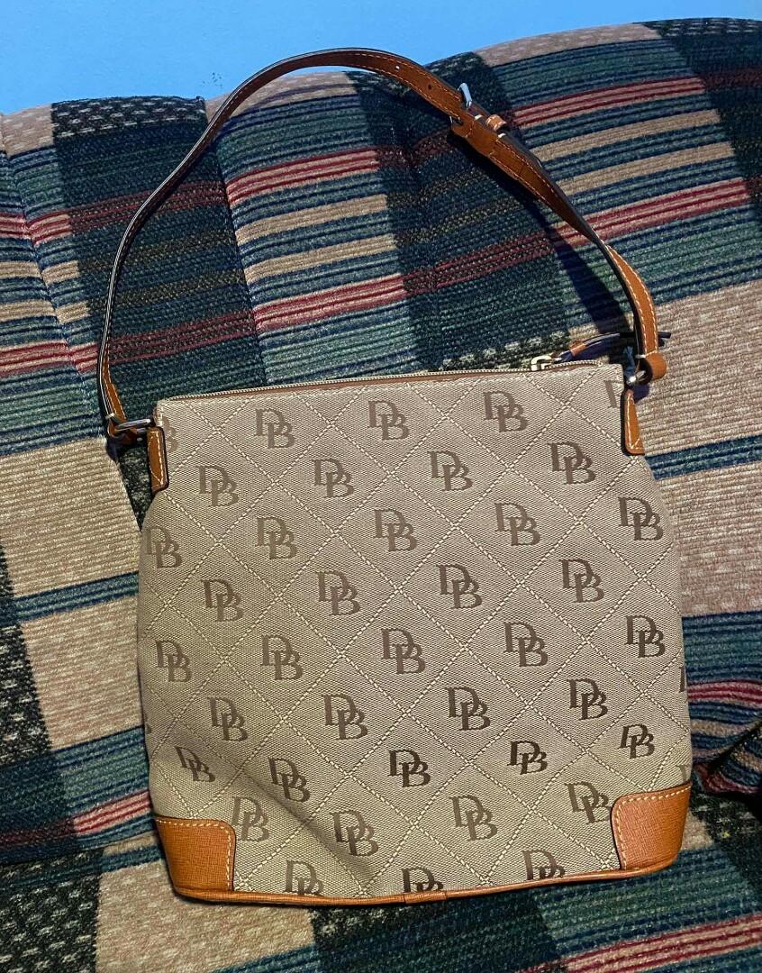 Dooney & bourke maxi quilt signature crossbody clearance