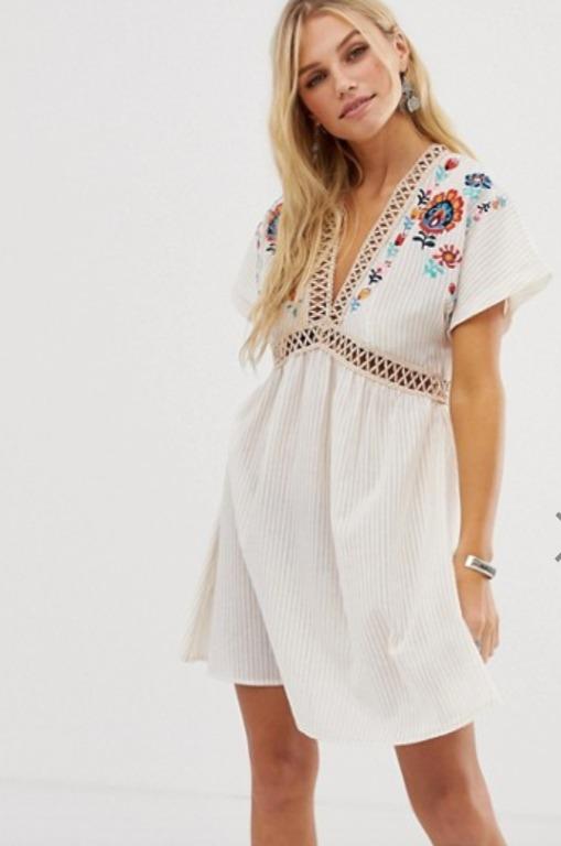 En Creme Dress with Embroidered Kimono Sleeves