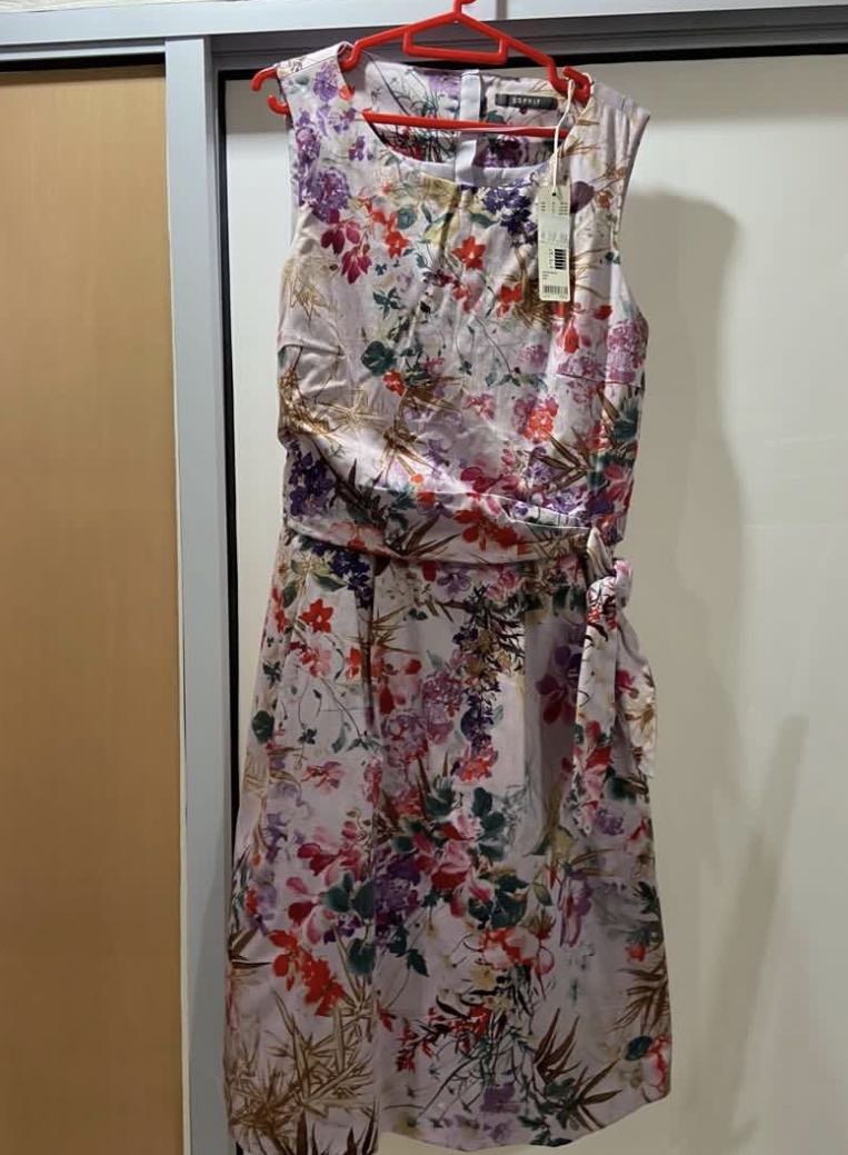 Esprit Floral Dress Women s Fashion Dresses Sets Dresses on Carousell