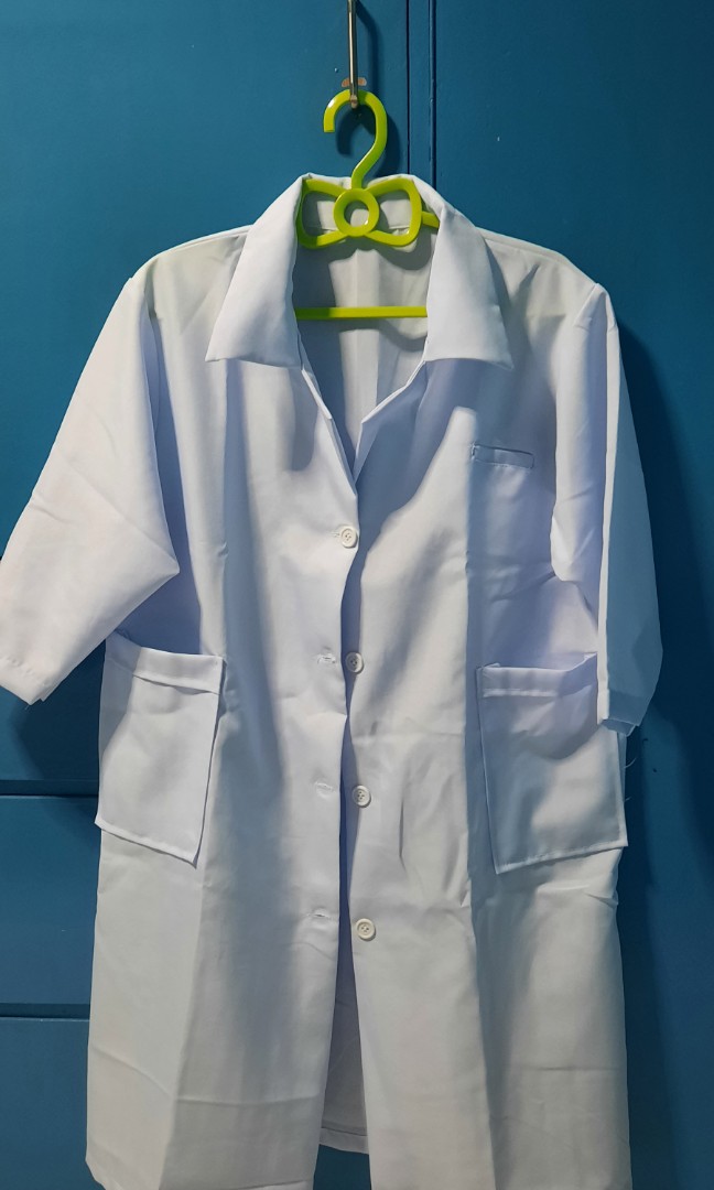 Doctors hot sale lab gown