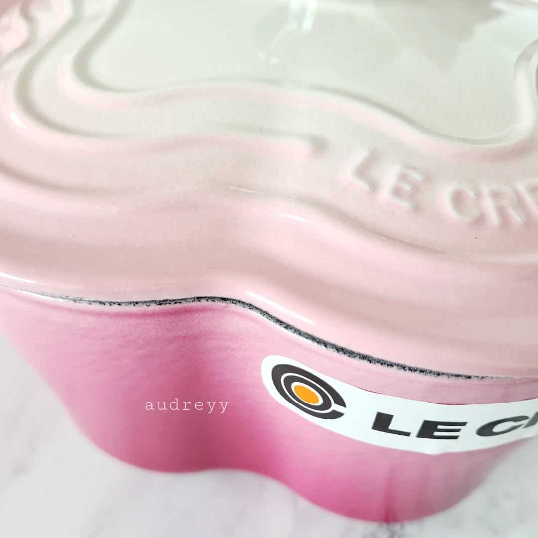 Le Creuset Flower Casserole in Ombre Pink, Everything Else on Carousell