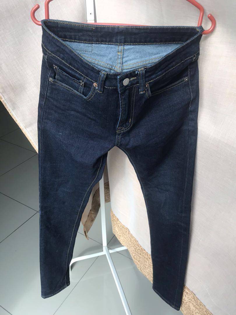 levi's dark blue jeans