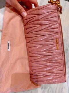 （分類：）位於 。 由 kdenl 提交（商品編號 1040734605，圖片 1）。簡介： 。