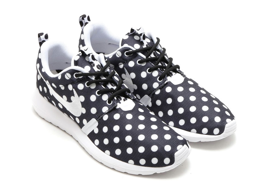 Polka dot outlet nike sneakers