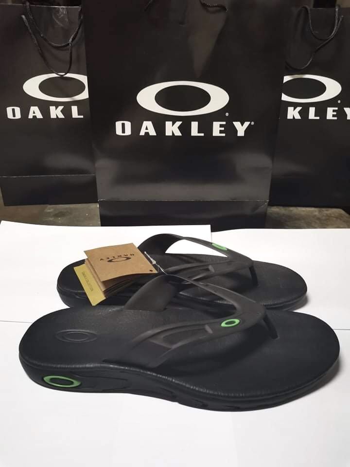 slipper oakley