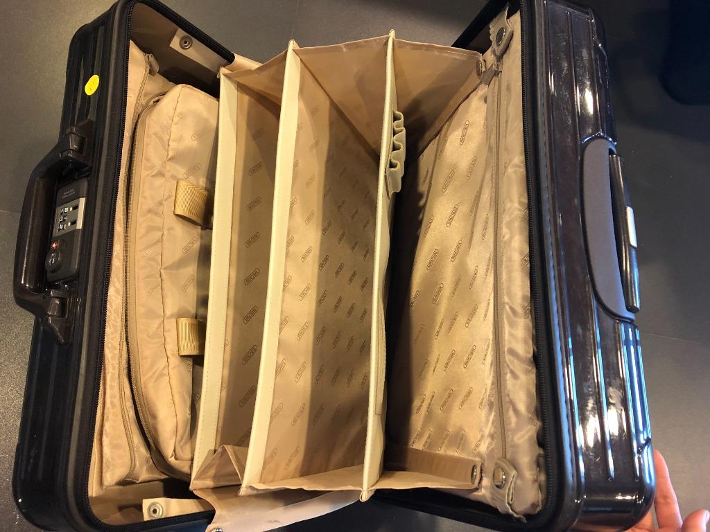 Rimowa laptop Carryon, 興趣及遊戲, 旅行, 旅遊 旅行必需品及用品 Carousell