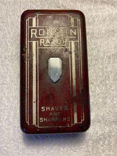 Robson self stropping razor