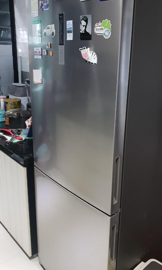 Samsung bottom freezer fridge, TV & Home Appliances, Kitchen Appliances
