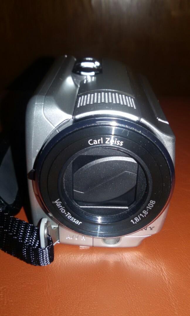 SONY HANDYCAM DCR-SR68 (Category: Video Cameras) located in Manila. Submitted by parkleeminsong (Listing ID 1040656572, Image 2). Description: Key Specs - Sony Handycam DCR-SR68 Storage capacity, type - 80GB hard drive SR68 Resolution, sensor size, type - 680k pixels 1/8-inch CCD LCD size, resolution - 2.7-inch LCD 230K pixels (touch screen) FREE - Camera Bag & mini tripod Slightly used Good as new.
