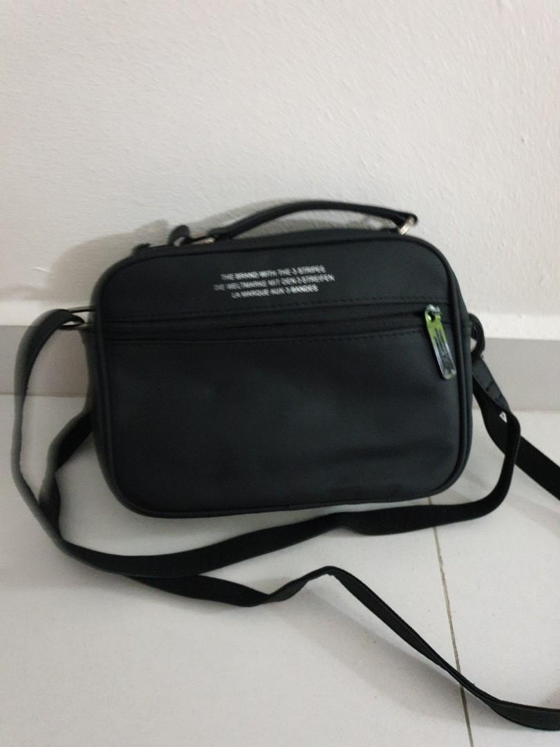 Sporty sling bag, Women's Fashion, Bags & Wallets, Crossbody Bags on